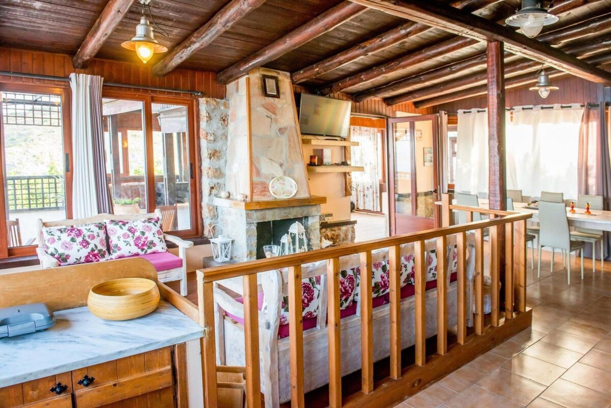 Villa Akrolithos With Private Pool Chania  ภายนอก รูปภาพ